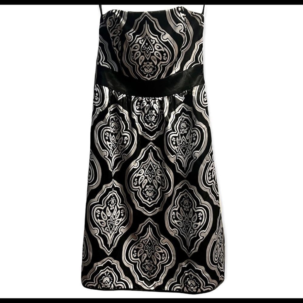 WHITE House/Black Market Dress